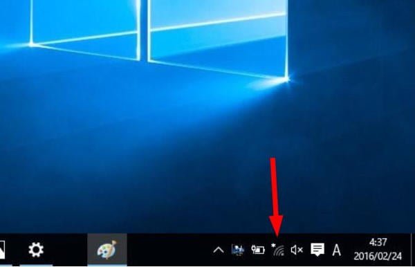 無線LANが有効の場合、タスクバーのWi-Fiアイコンをクリック